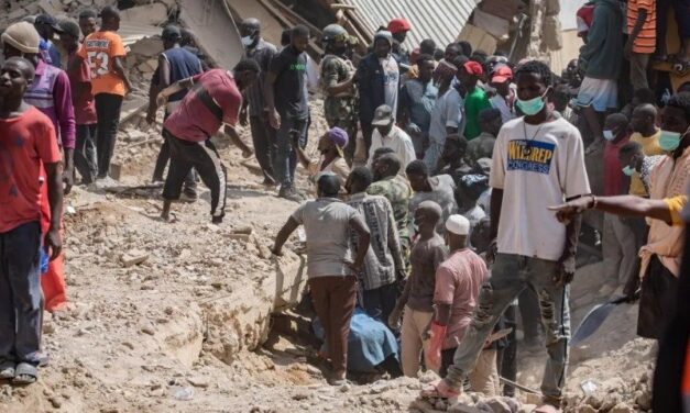 Mueren once niños en un derrumbe cuando excavaban arena en Nigeria
