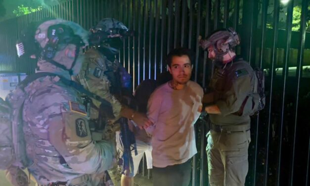 ICE detiene a inmigrante identificado por lanzar coctel molotov en Los Ángeles, EE. UU.
