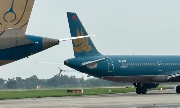 Chocan dos aviones de Vietnam Airlines