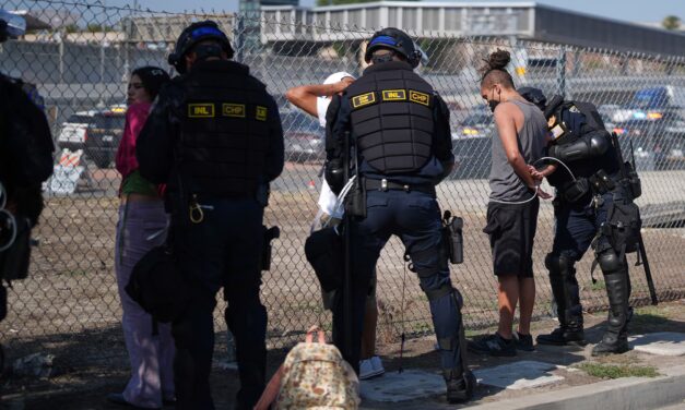 Trump ordena redadas masivas en ciudades demócratas