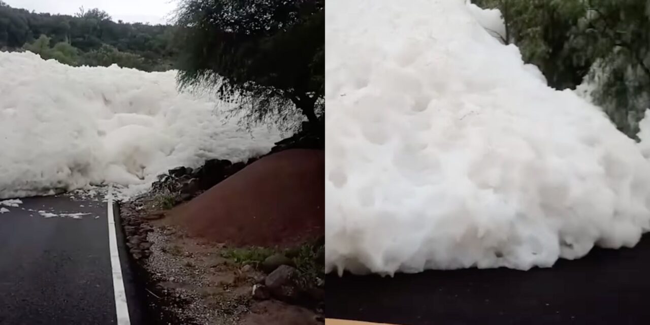 Rio se desborda y provoca espuma tóxica en México