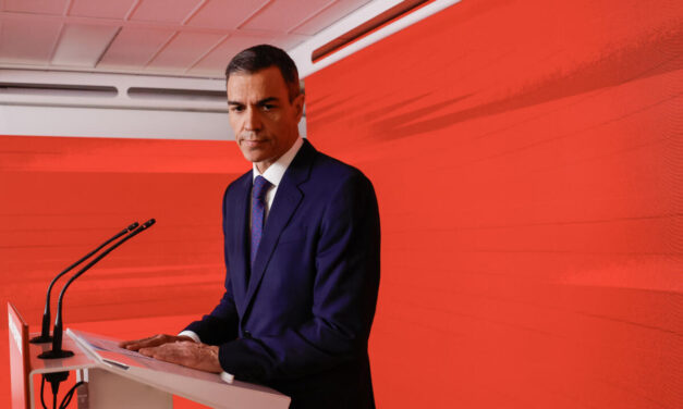 Presidente español aseguró que desconocía la presunta corrupción de dirigente socialista que dimitió