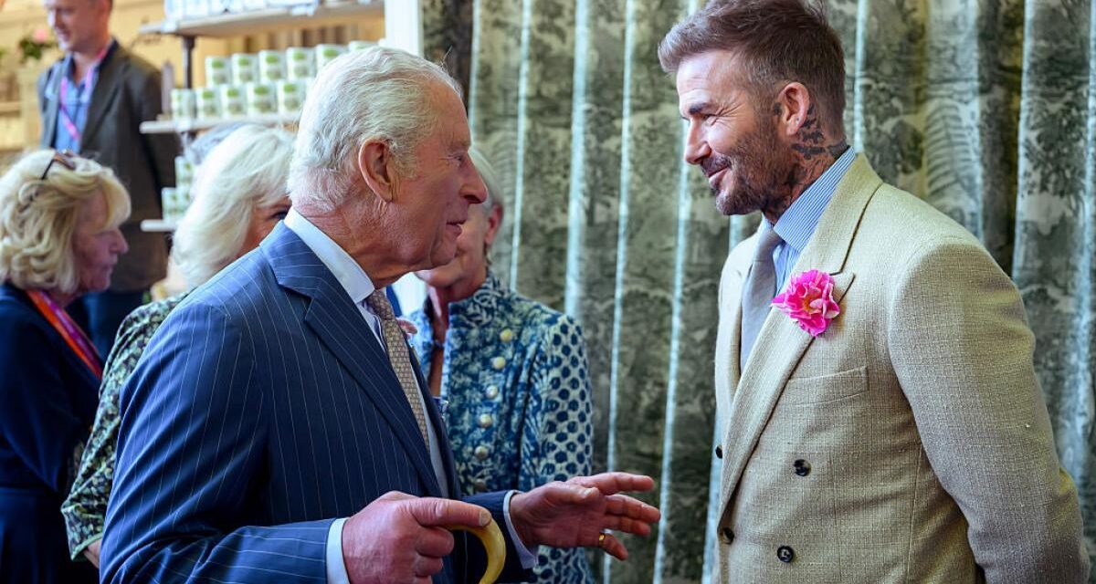David Beckham recibe el título de caballero