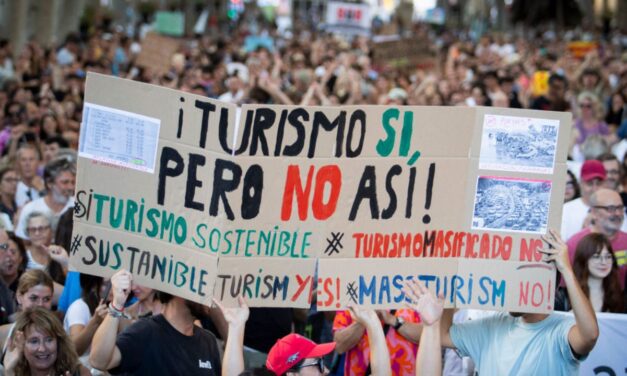 Protestas por el turismo masivo en España
