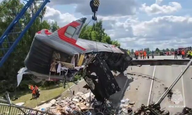 Siete muertos al derrumbarse dos puentes en Rusia