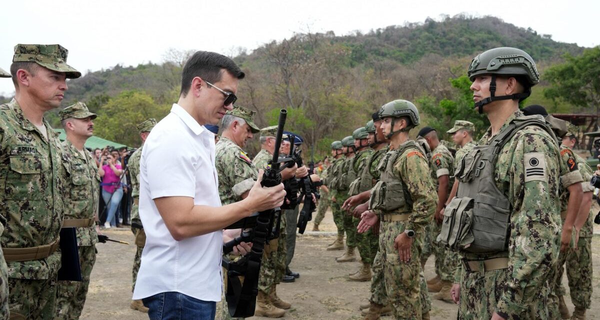 37 militares ecuatorianos fueron sorprendidos por más de 200 hombres armados con fusiles, lanzagranadas, ametralladoras y pistolas