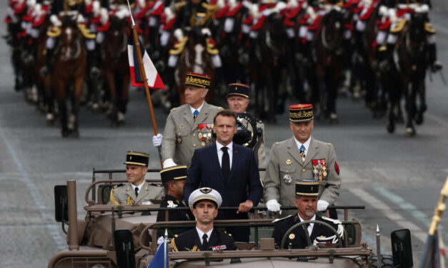 Francia presume de la «credibilidad» de su ejército en un mundo «más brutal»
