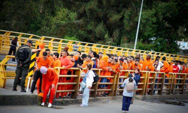 600 personas fueron expulsadas de Ecuador a Colombia