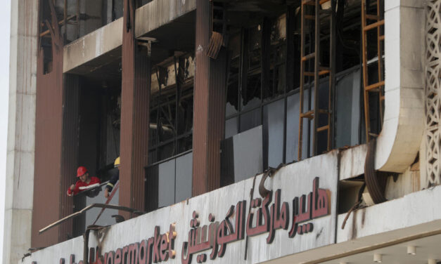 Al menos 61 muertos tras incendio en edificio de Iraq