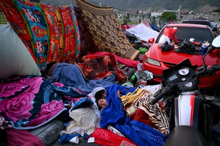 Sube a siete el número de muertos por sismos en Guatemala