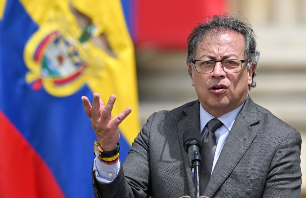 Presidente Petro denuncia a su excanciller por traición a la patria.