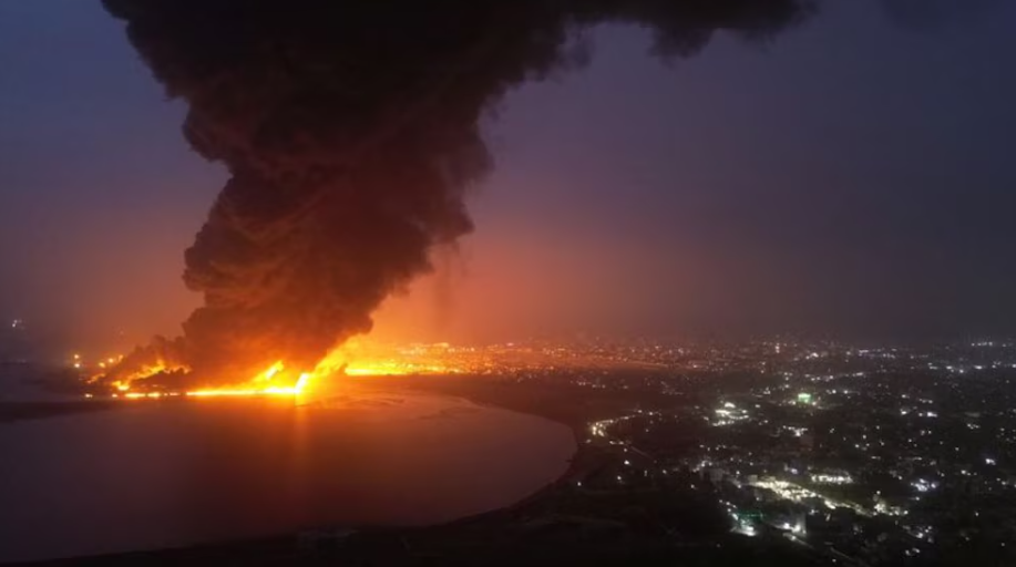 Israel ataca infraestructura en el puerto de Ras Isa, Yemen