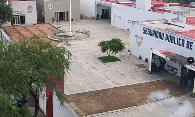 Dron deja caer explosivo en instalaciones policiales de México