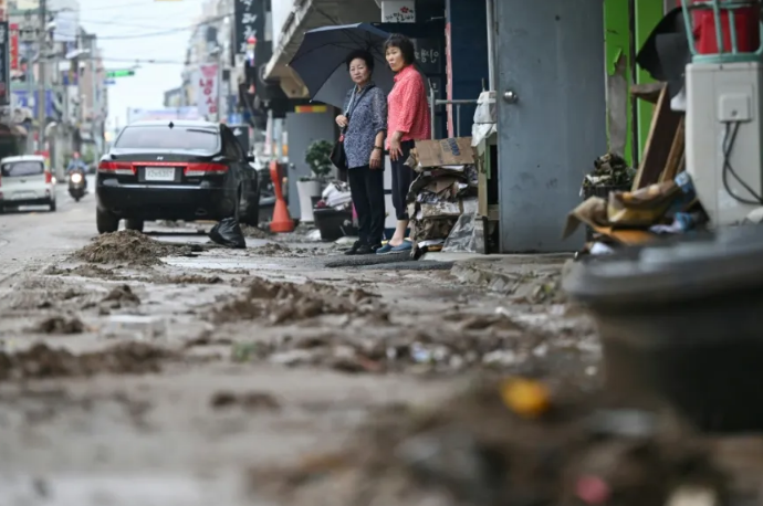 Al menos tres muertos y más de 1,000 evacuados dejaron las torrenciales lluvias en Corea del Sur