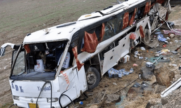 Accidente de autobús deja al menos 21 muertos y 37 heridos en Irán