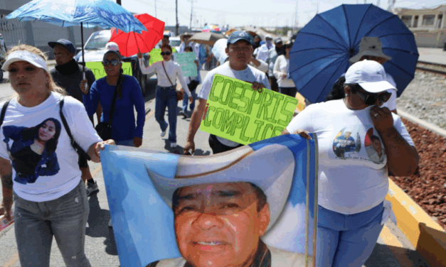 Protestan por centenares de cadáveres acumulados en funeraria del norte de México