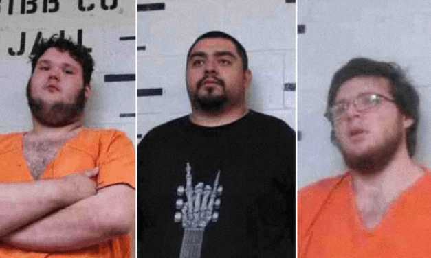 Detienen a 3 hombres por abusar sexualmente de niños en un búnker subterráneo en EE. UU.