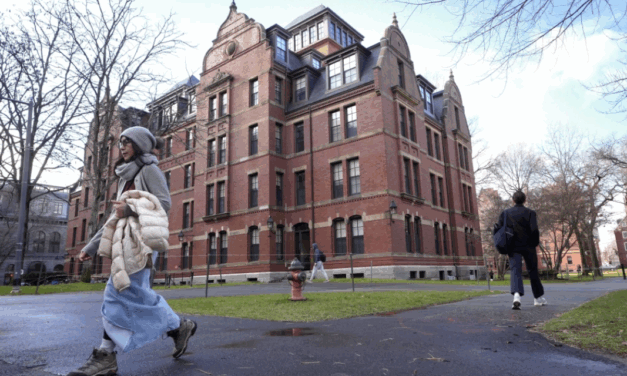 Investigan el programa de visas J-1 de la Universidad de Harvard, EE.UU.