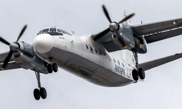 Avión con 49 pasajeros a bordo se estrelló en Rusia