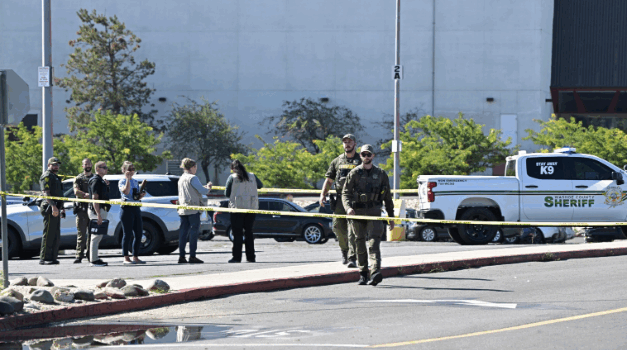 Tiroteo deja tres muertos y tres heridos fuera de un casino en Nevada, EE. UU.