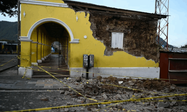 Muertos y daños en viviendas tras potente sismo en Guatemala y El Salvador