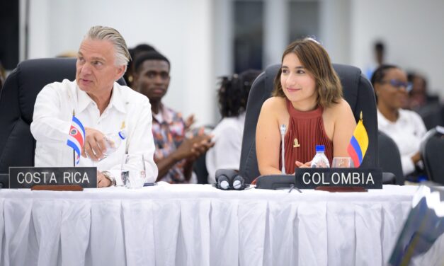 Canciller renuncia por «diferencias» con el presidente en Colombia