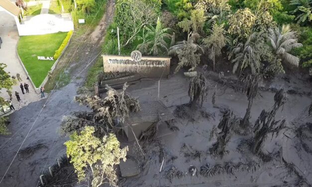 Impresionante explosión de un ausol sorprende a habitantes de El Barro, El Salvador