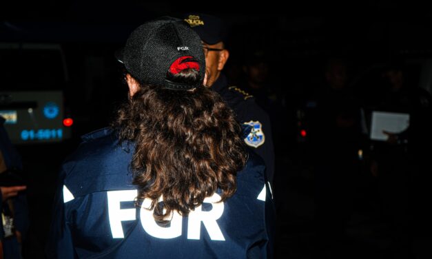 Autoridades salvadoreñas reportan la detención de 18 personas ligadas a una red de ladrones cibernéticos