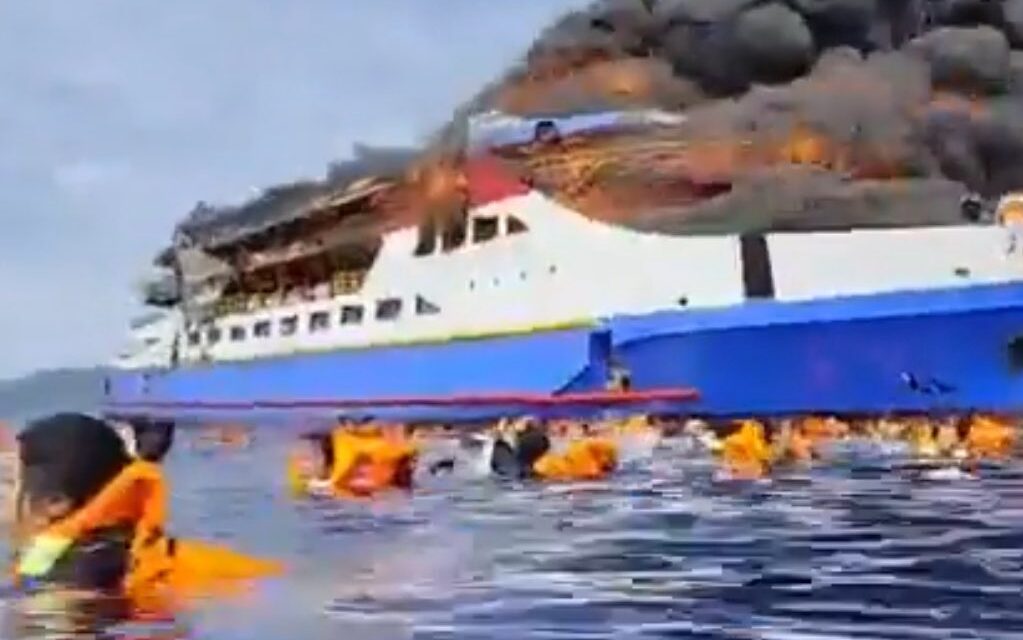 Cinco muertos tras incendio de ferry en Indonesia