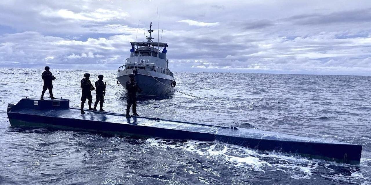 Marina salvadoreña incauta más de una tonelada de cocaína en aguas internacionales