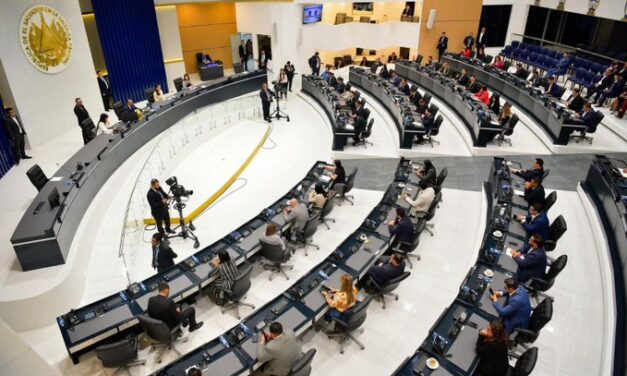 Congreso de El Salvador reforma Constitución que permite reelección presidencial y extensión del periodo de gobierno