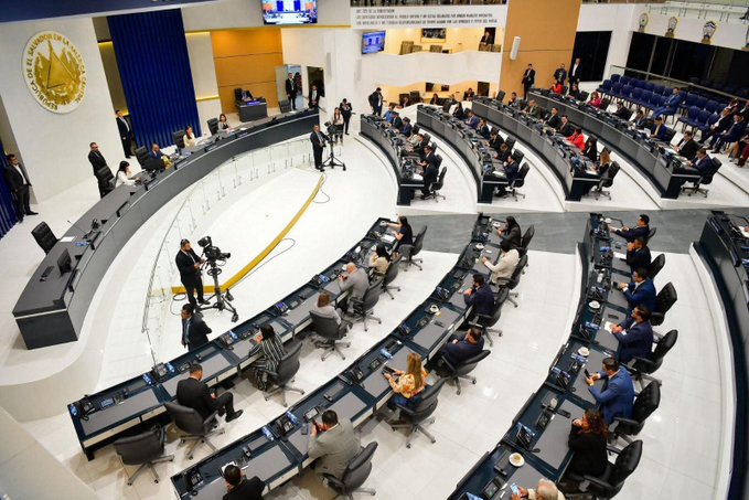 Congreso de El Salvador reforma Constitución que permite reelección presidencial y extensión del periodo de gobierno