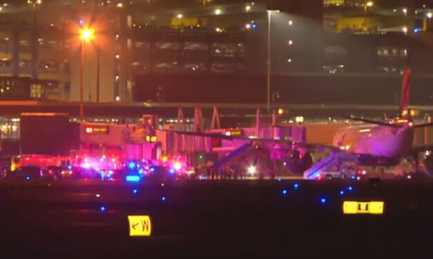 25 heridos por las turbulencias en un vuelo de Delta Airlines que aterrizó de emergencia en Minneapolis, EE. UU.