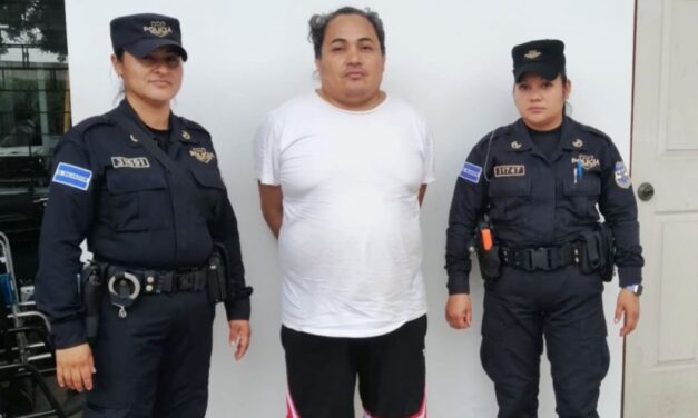 Capturan a hombre que presumía su pertenencia a las pandillas en El Salvador