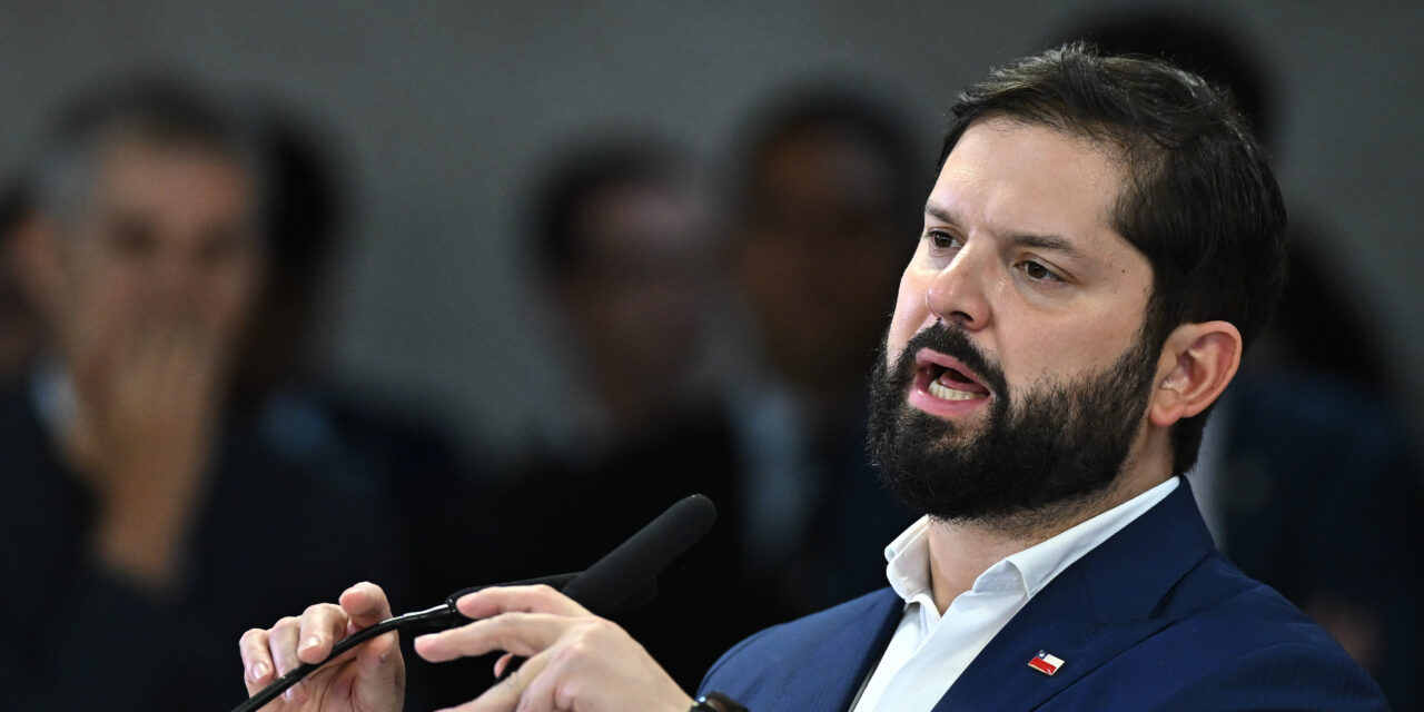 Oposición pide investigar por intervencionismo electoral al presidente de Chile