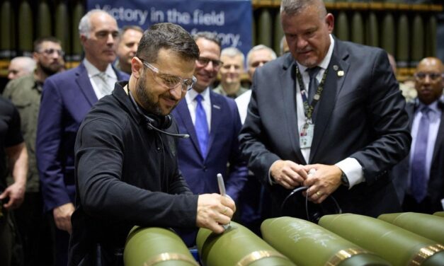 Francia acuerda fabricar drones en Ucrania y refuerza su apoyo en el conflicto