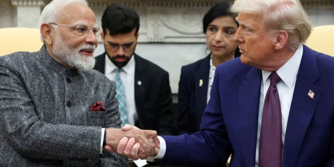 Trump anuncia un arancel del 25% y una multa para India