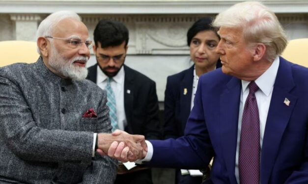 Trump anuncia un arancel del 25% y una multa para India