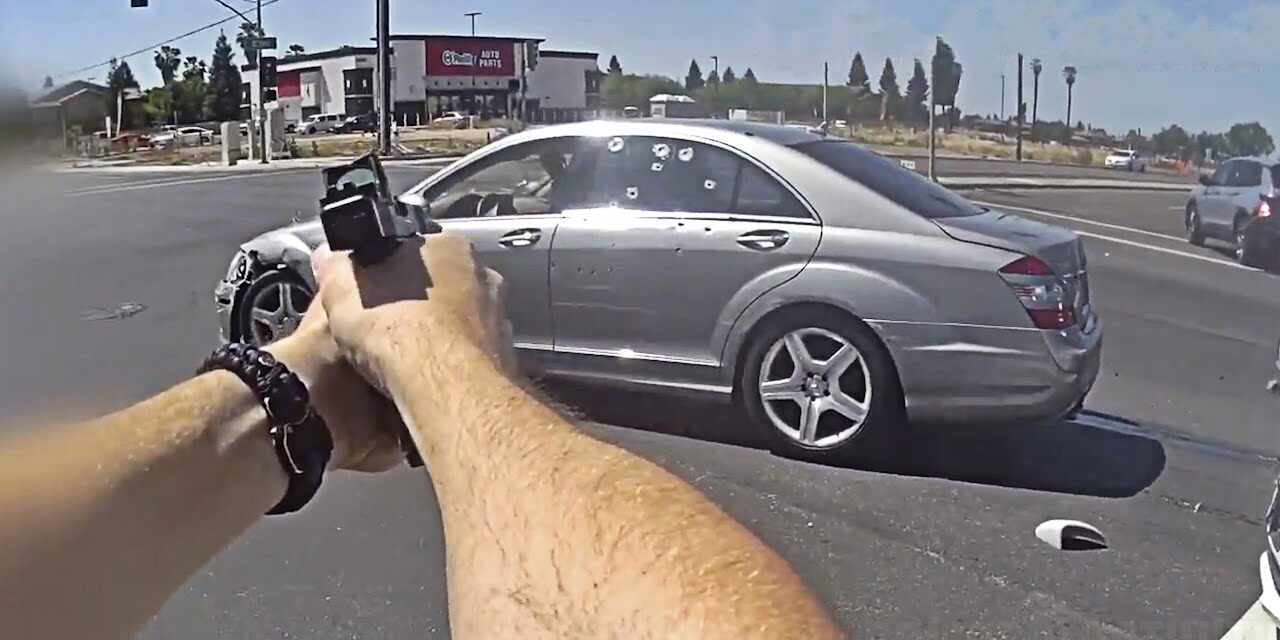 Policía disparó a un hombre armado que embistió el auto de su exnovia con una niña adentro en Fresno, Estados Unidos