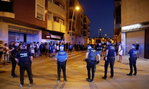 Nueve detenidos en los disturbios antiinmigrantes en España