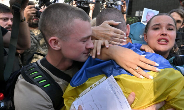 Rusia y Ucrania intercambian 84 prisioneros de guerra