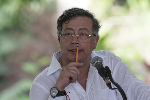 Petro lanza advertencia a Perú: “Colombia no reconoce las autoridades de facto en Santa Rosa”