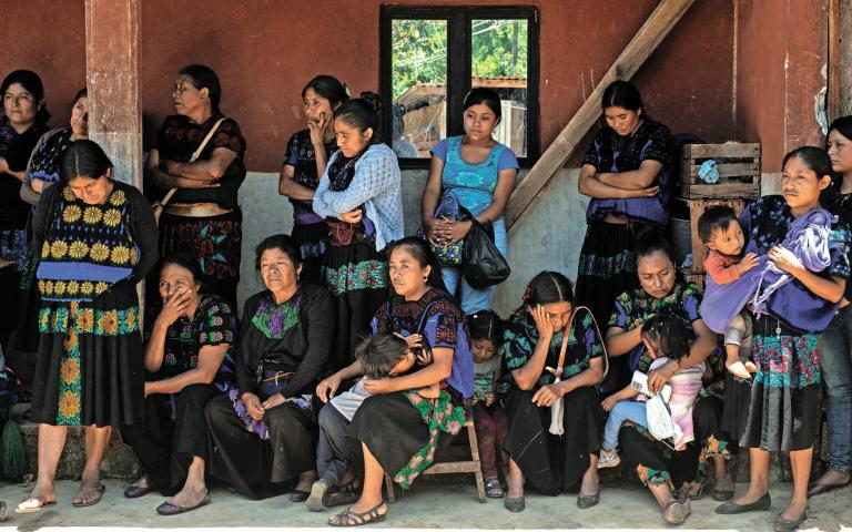 Aproximadamente 100 mexicanos que huyen de la violencia del narcotráfico están refugiados en una aldea de Guatemala