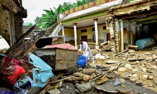 350 muertos y 150 desaparecidos tras las lluvias monzónicas en Pakistán
