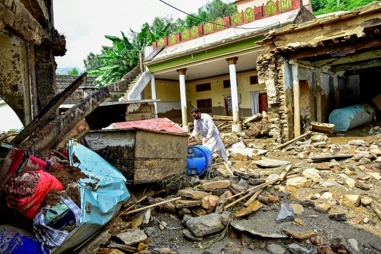 350 muertos y 150 desaparecidos tras las lluvias monzónicas en Pakistán