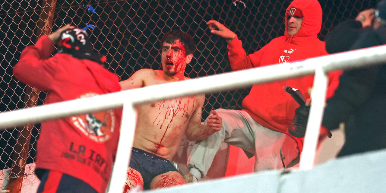 Diez heridos y 90 detenidos en partido de Independiente-U de Chile en Argentina