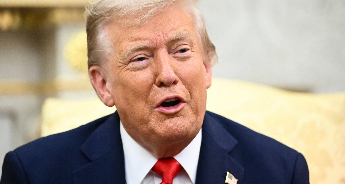 Trump dice que George Soros y su hijo de la izquierda radical deberían ser acusados