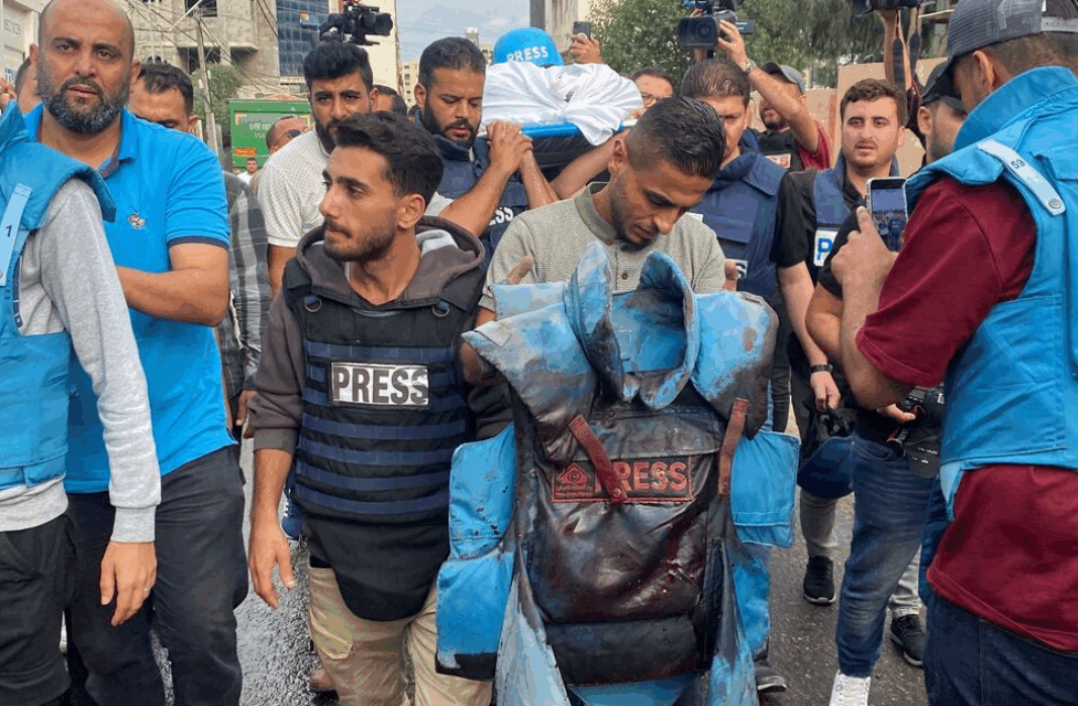 Ataques con drones israelíes dejan tres reporteros muertos en Gaza