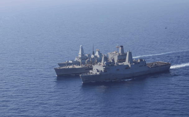 EE. UU. sumó un submarino nuclear y un crucero lanzamisiles a su despliegue frente a Venezuela