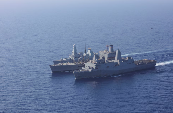 EE. UU. sumó un submarino nuclear y un crucero lanzamisiles a su despliegue frente a Venezuela